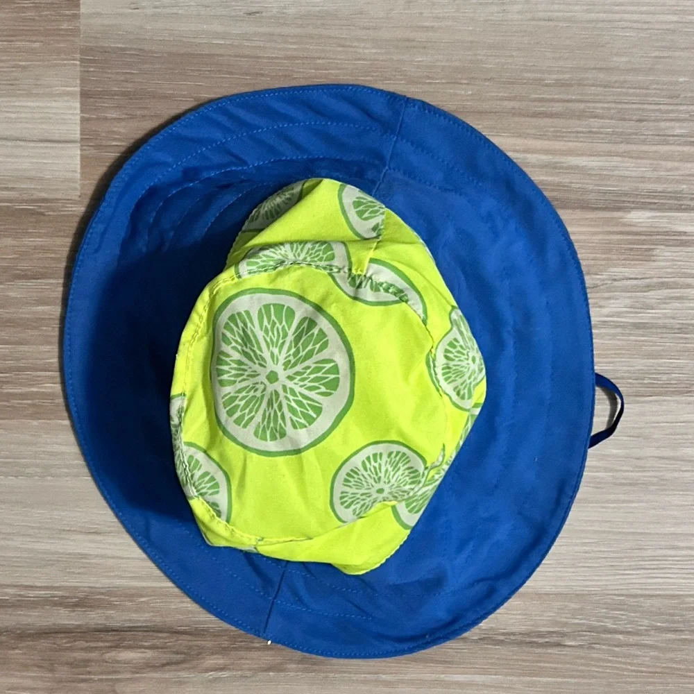 Top Paw | Bucket Hat for Medium Sized Dog